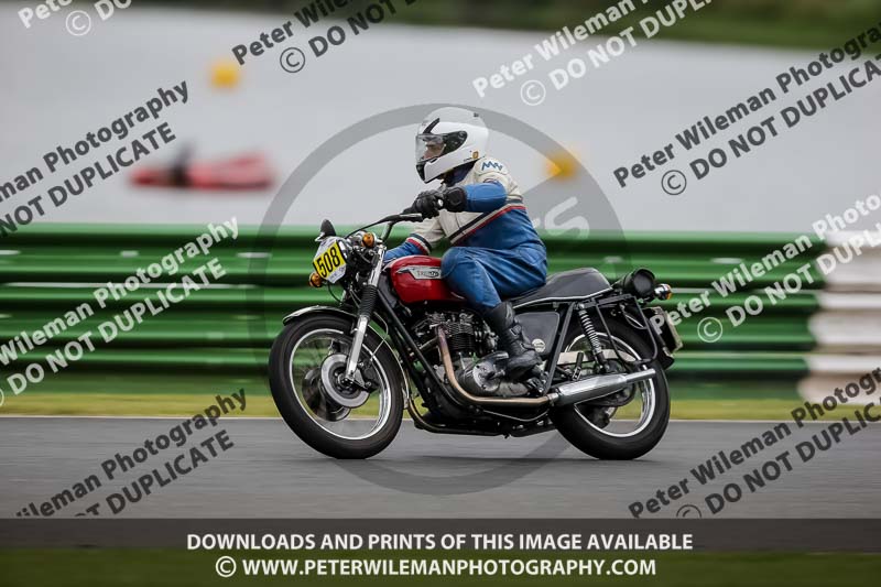 Vintage motorcycle club;eventdigitalimages;mallory park;mallory park trackday photographs;no limits trackdays;peter wileman photography;trackday digital images;trackday photos;vmcc festival 1000 bikes photographs